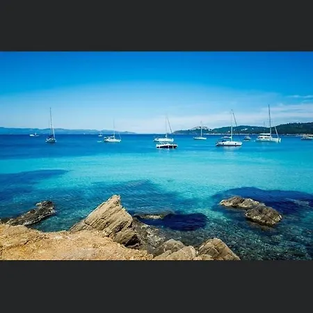 Appartement Climatise Bord De Mer La Faviere