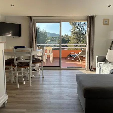 Appartement Climatise Bord De Mer La Faviere
